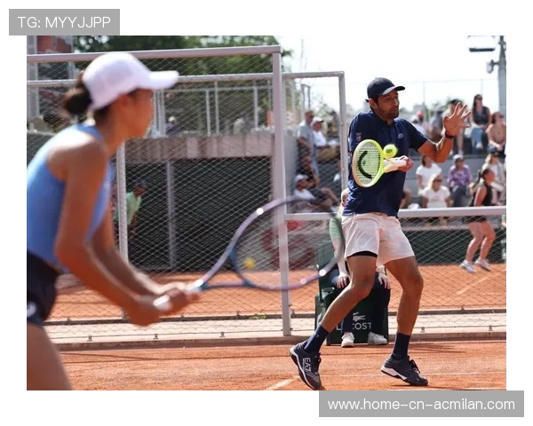 网球混合双打出现“反向站位”战术,战术书被刷新