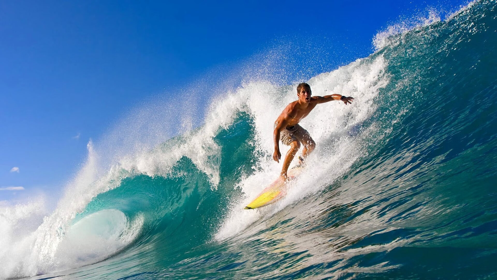 “腰旗美式橄榄球：东部新区赛场带来全新竞技氛围”