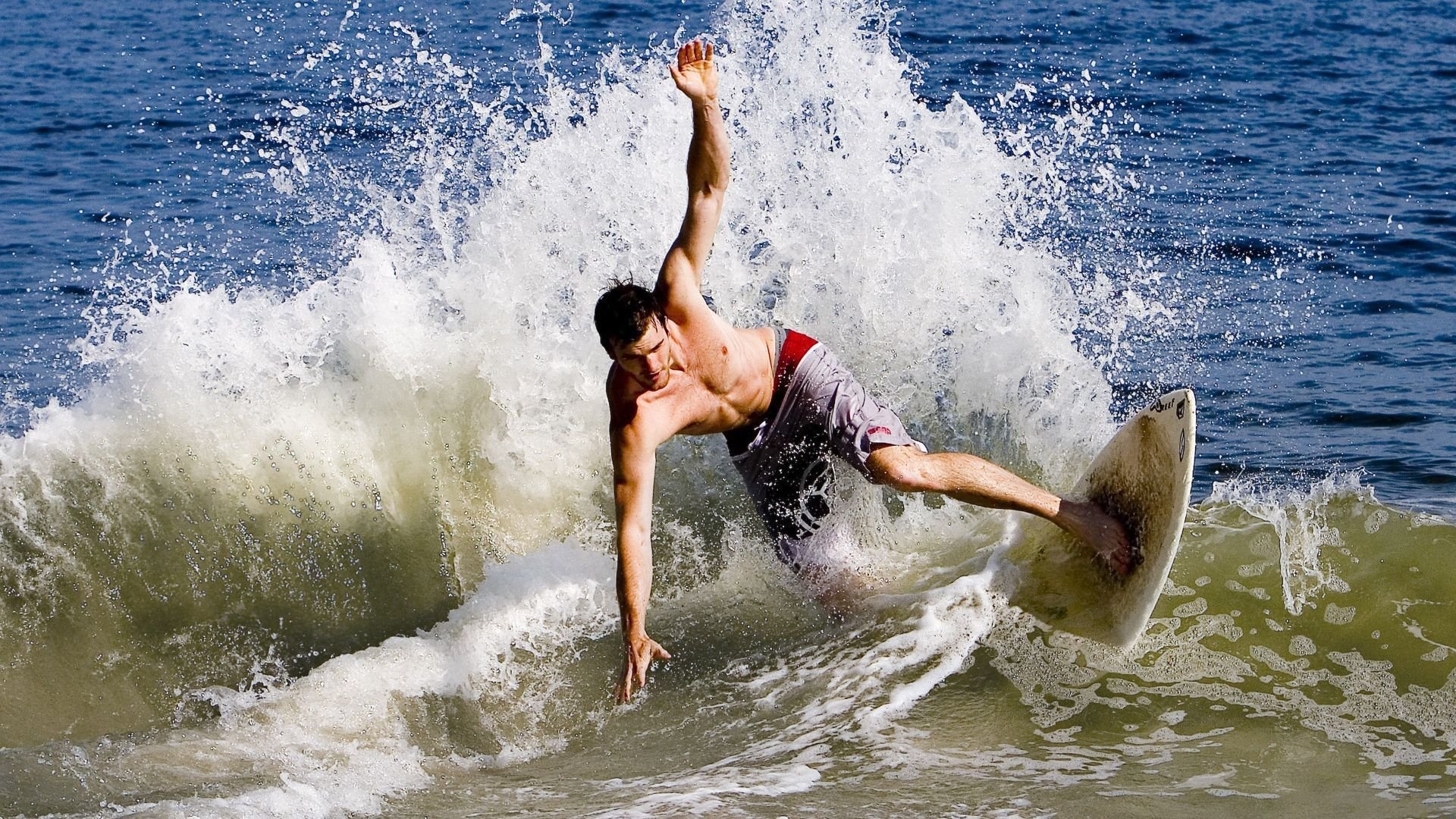 三年中美划频稳定率：中国高于美国，中美总量对比